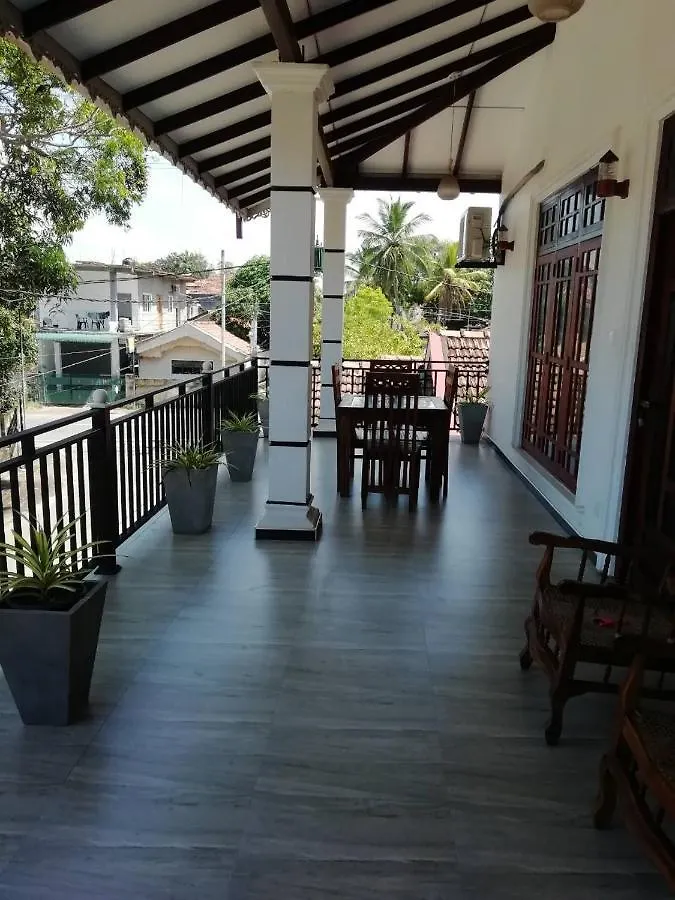 נגומבו Reshani Guest House