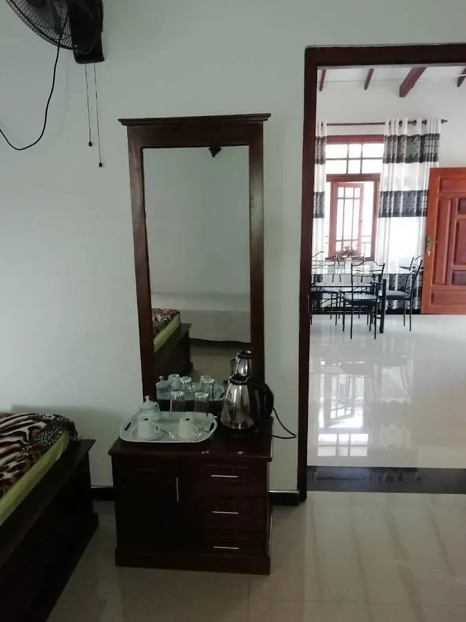 נגומבו Reshani Guest House