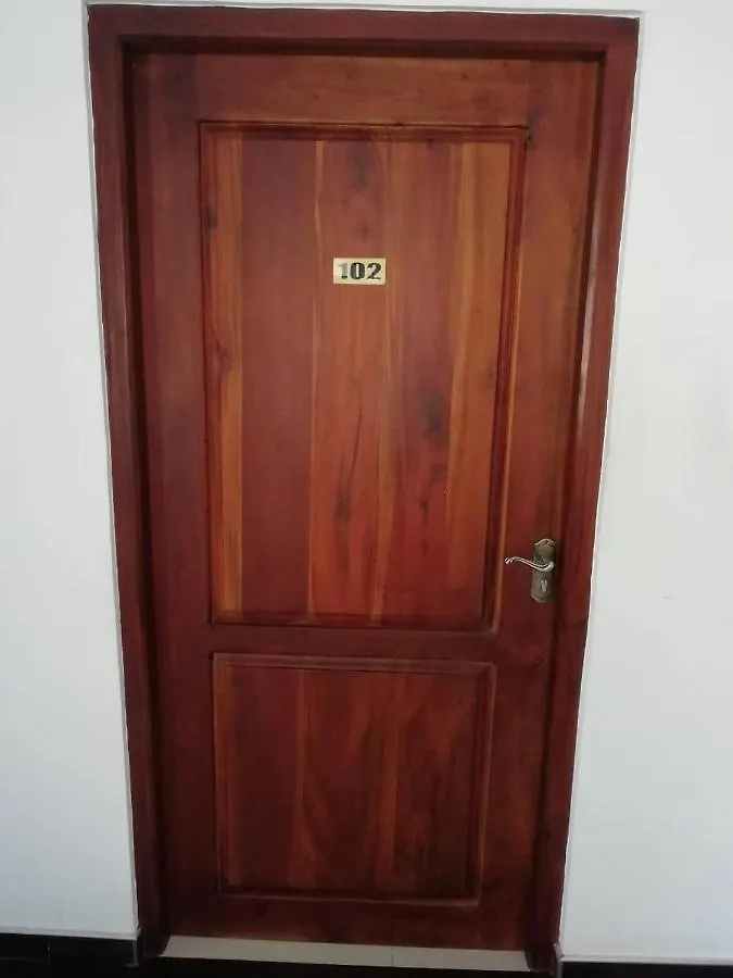 נגומבו Reshani Guest House